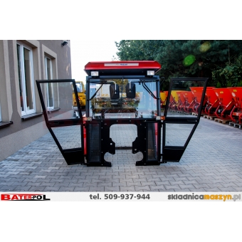Kabina C-330 NAGLAK metalowe błotniki kanciaste + oświetlenie